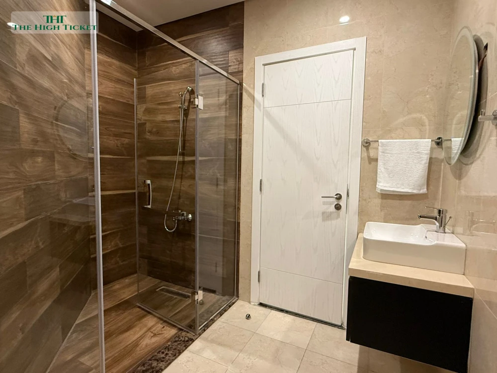 Luxurious | 2BHK | FF | With Garden